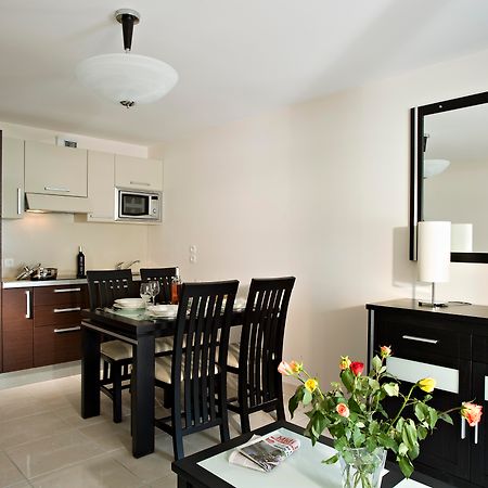 Vacanceole - Residence Carre Marine Mandelieu La Napoule Ngoại thất bức ảnh