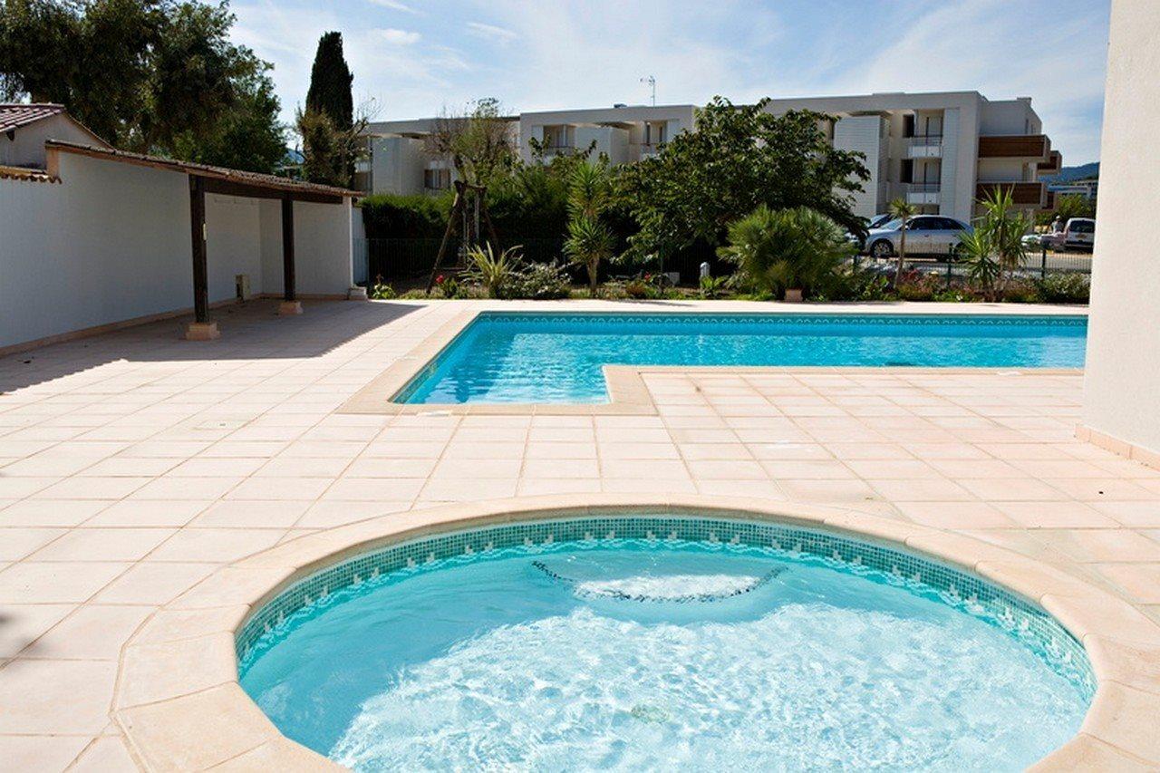 Vacanceole - Residence Carre Marine Mandelieu La Napoule Ngoại thất bức ảnh