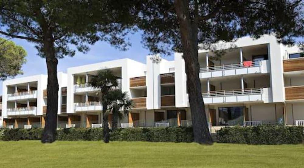 Vacanceole - Residence Carre Marine Mandelieu La Napoule Ngoại thất bức ảnh