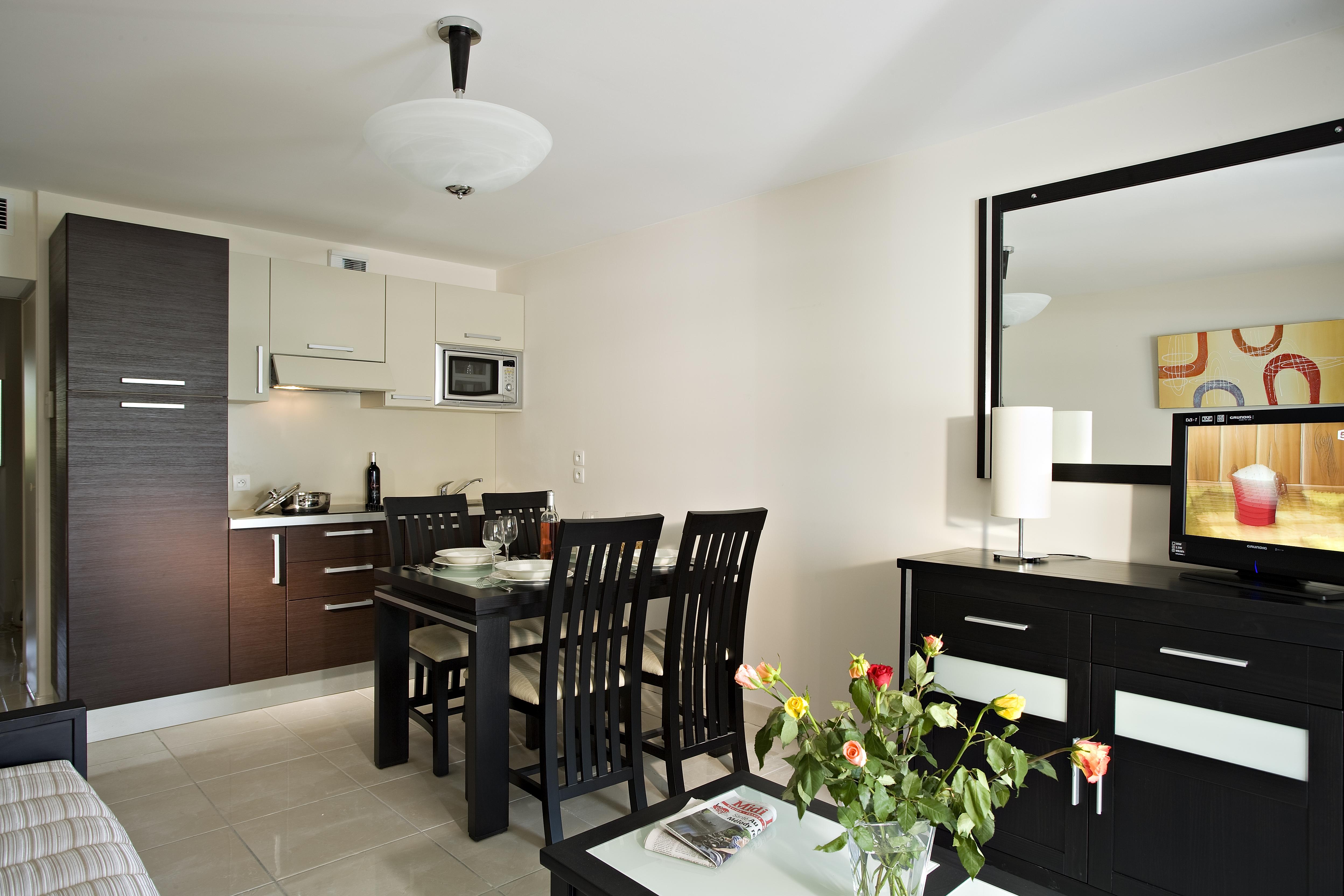 Vacanceole - Residence Carre Marine Mandelieu La Napoule Ngoại thất bức ảnh